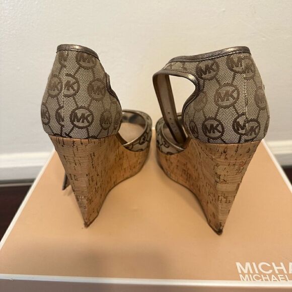 Michael Kors platform iconic lightweight gold cork wedge sandal size 7 - Picture 4 of 10